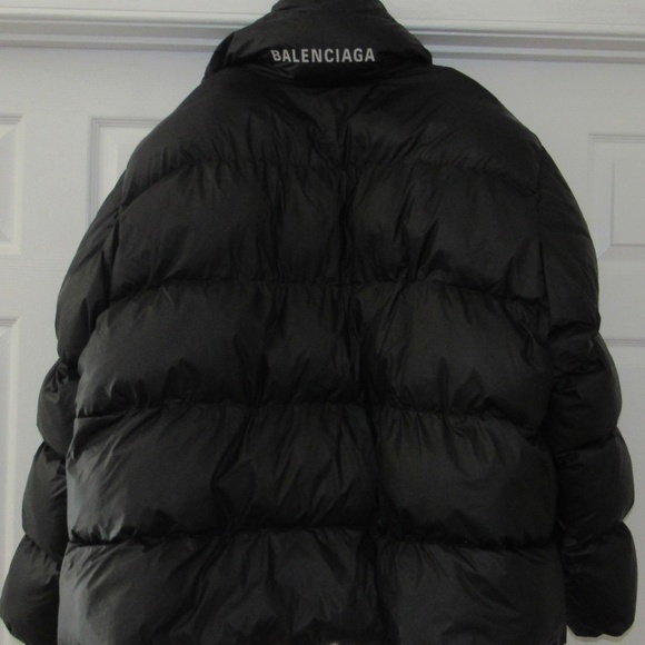 NWT BALENCIAGA $3650 Unisex Black Wrap Puffer LOGO COAT L - Picture 4 of 6